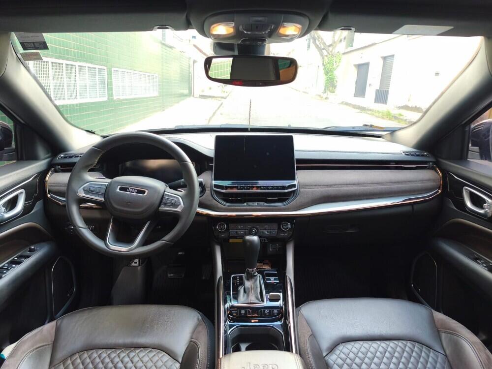 Jeep Commander