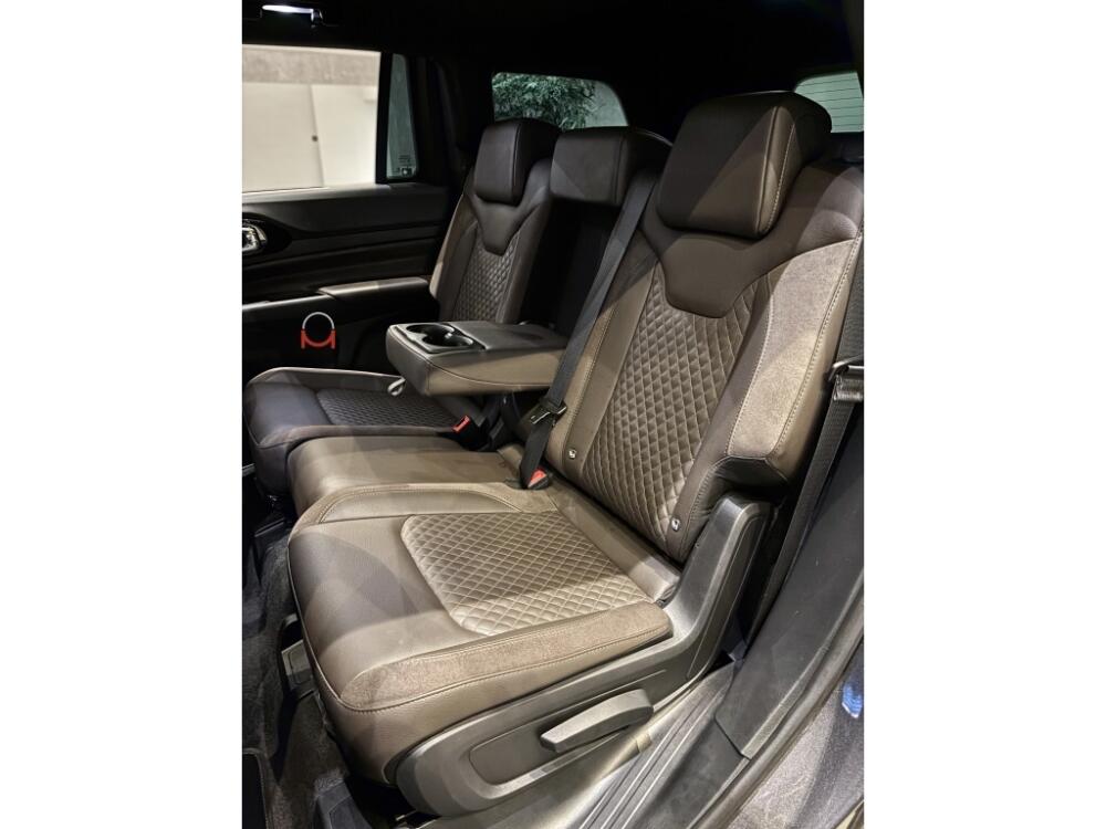 Jeep Commander