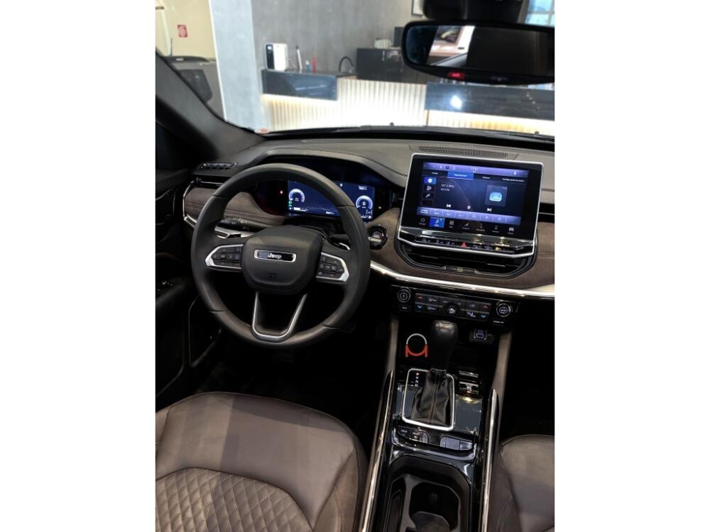 Jeep Commander