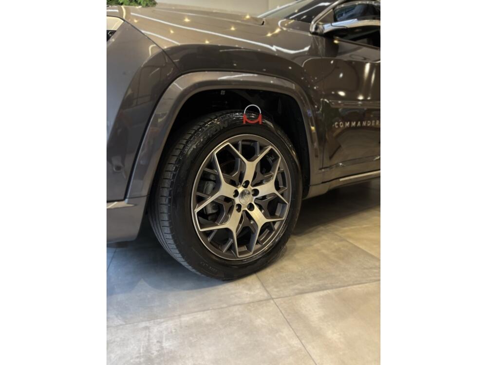 Jeep Commander
