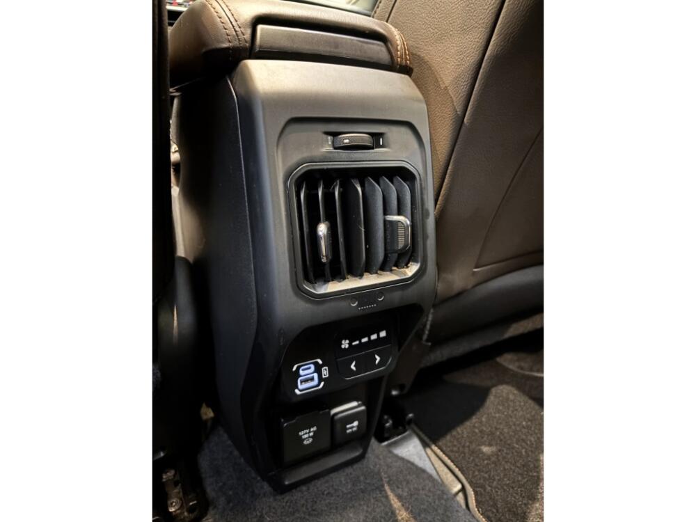 Jeep Commander