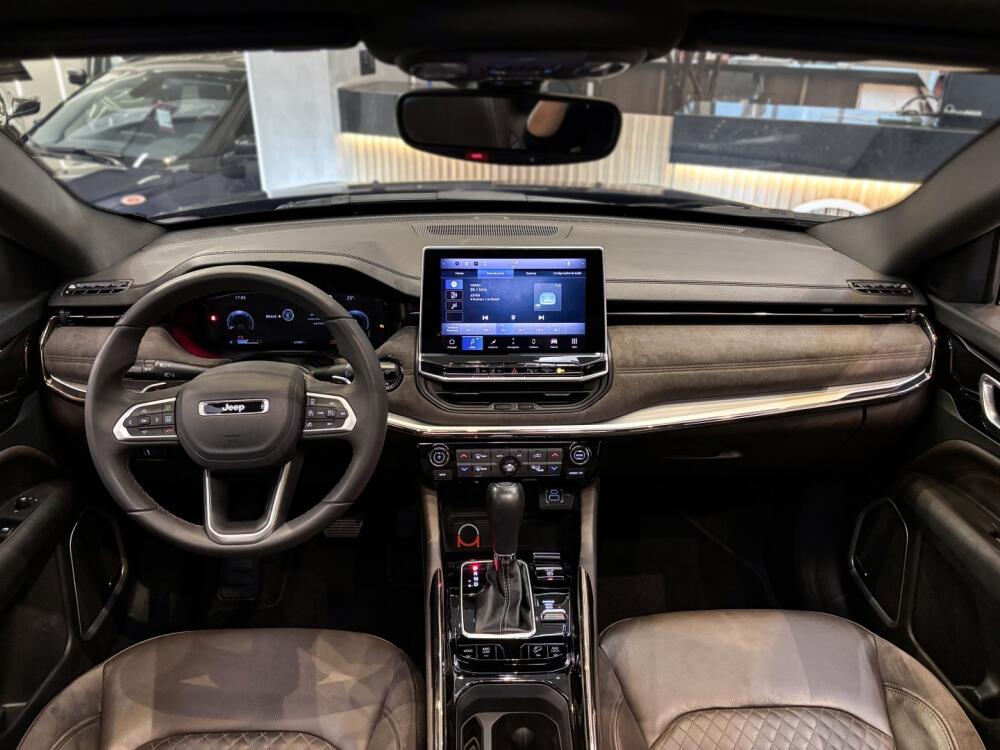 Jeep Commander