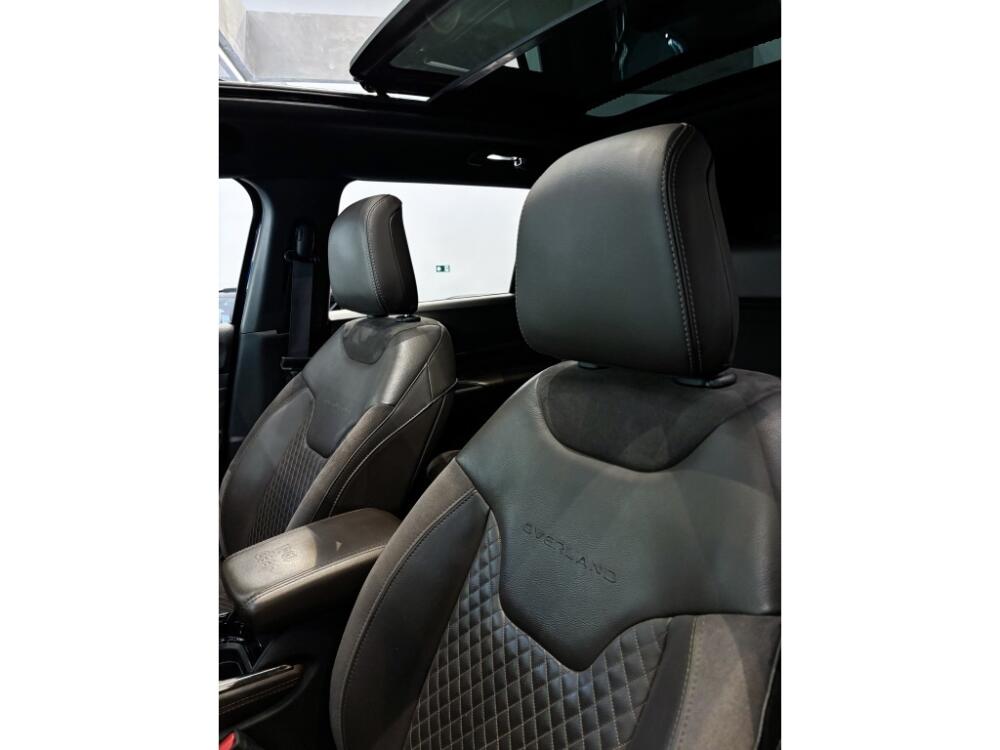 Jeep Commander