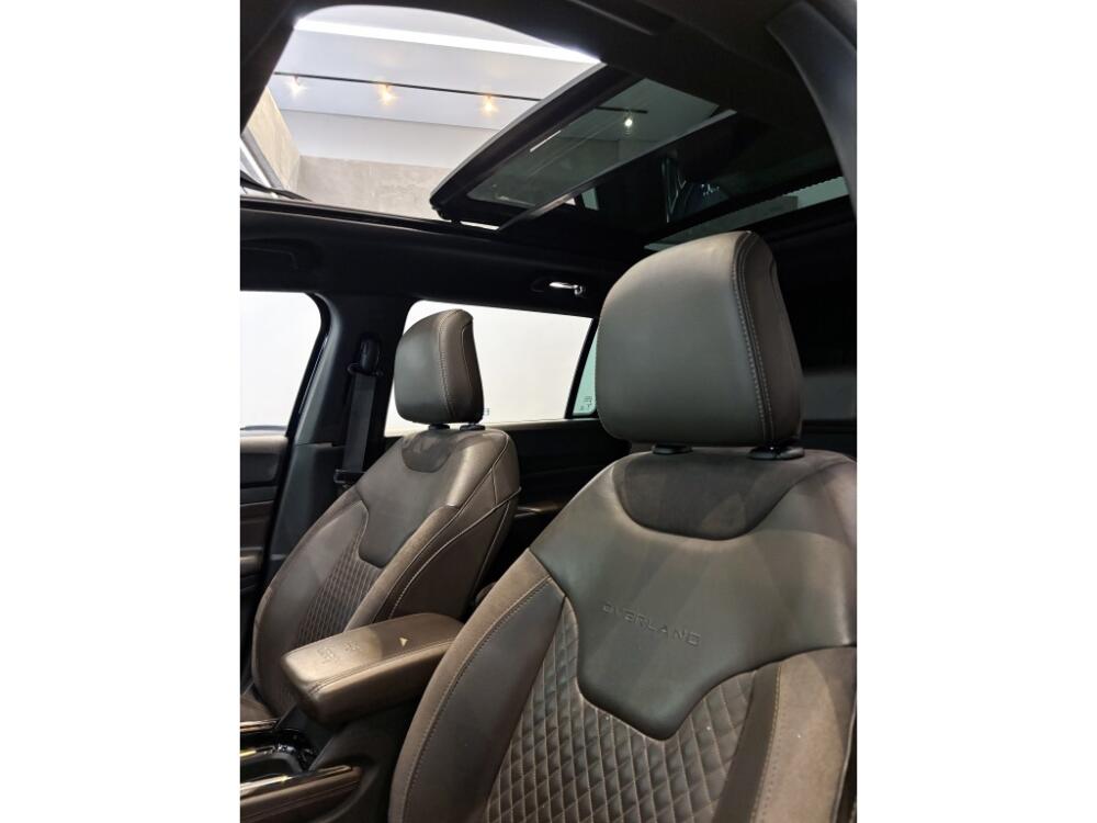 Jeep Commander