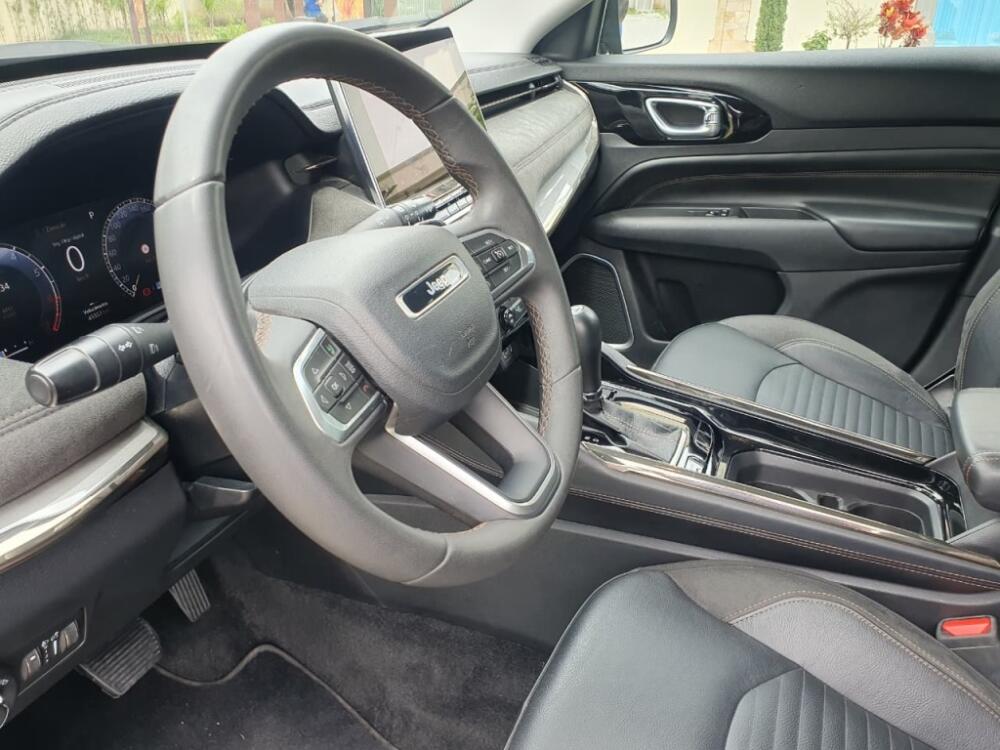 Jeep Commander