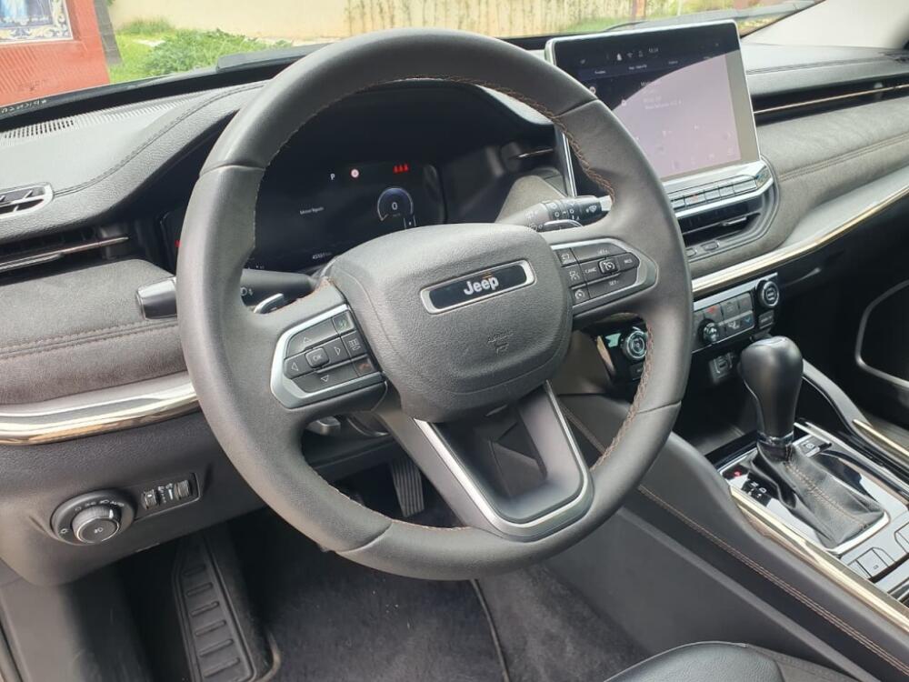 Jeep Commander
