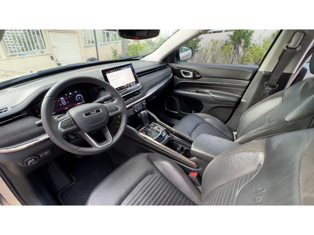 Jeep Commander