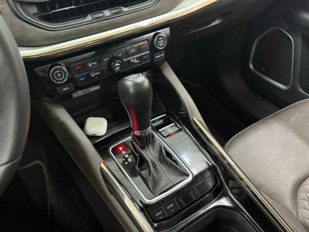 Jeep Commander