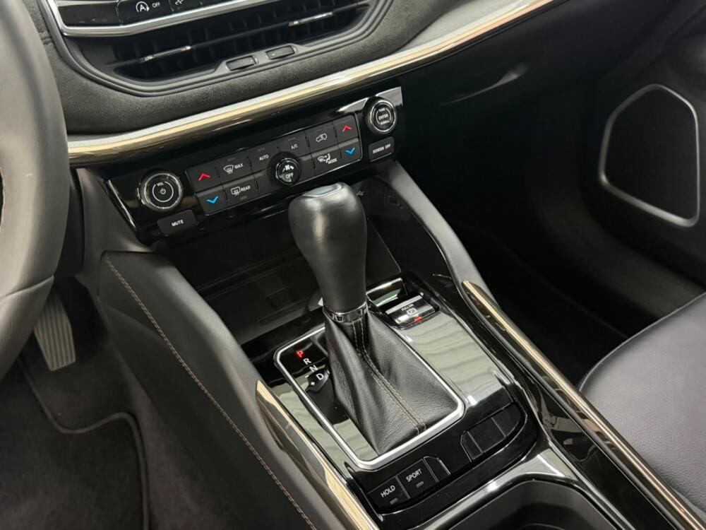 Jeep Commander