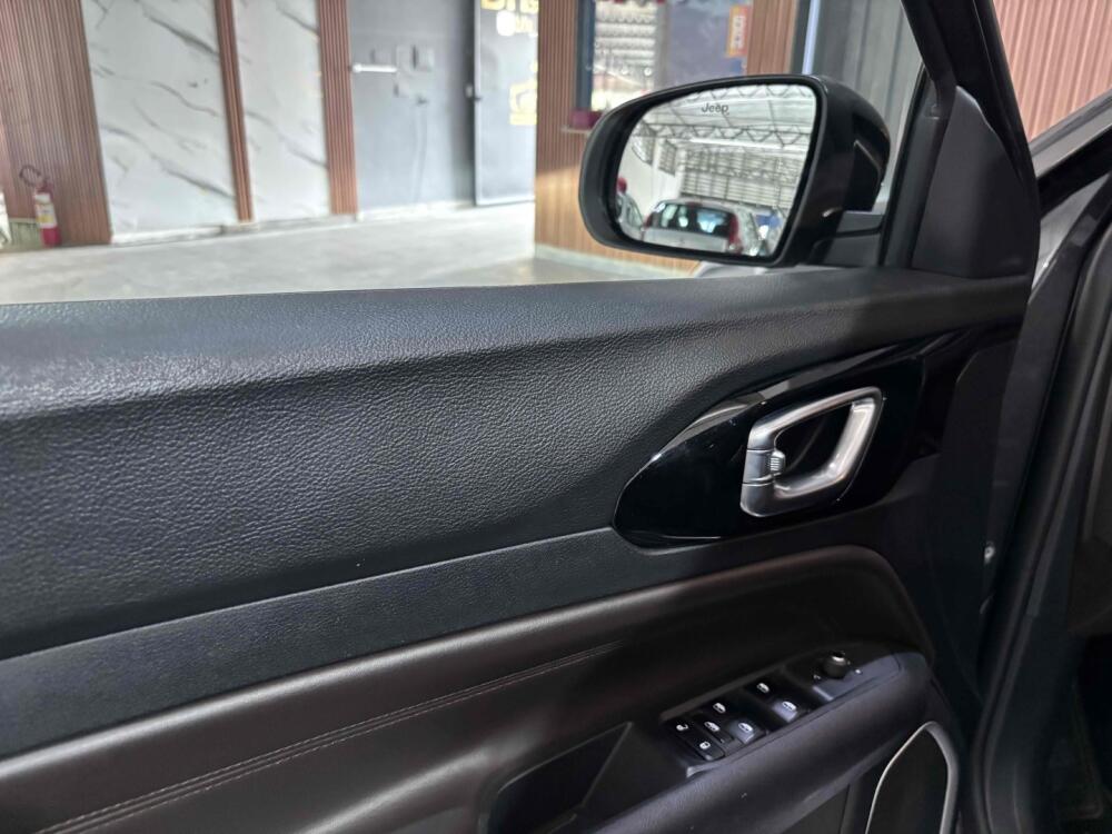 Jeep Commander