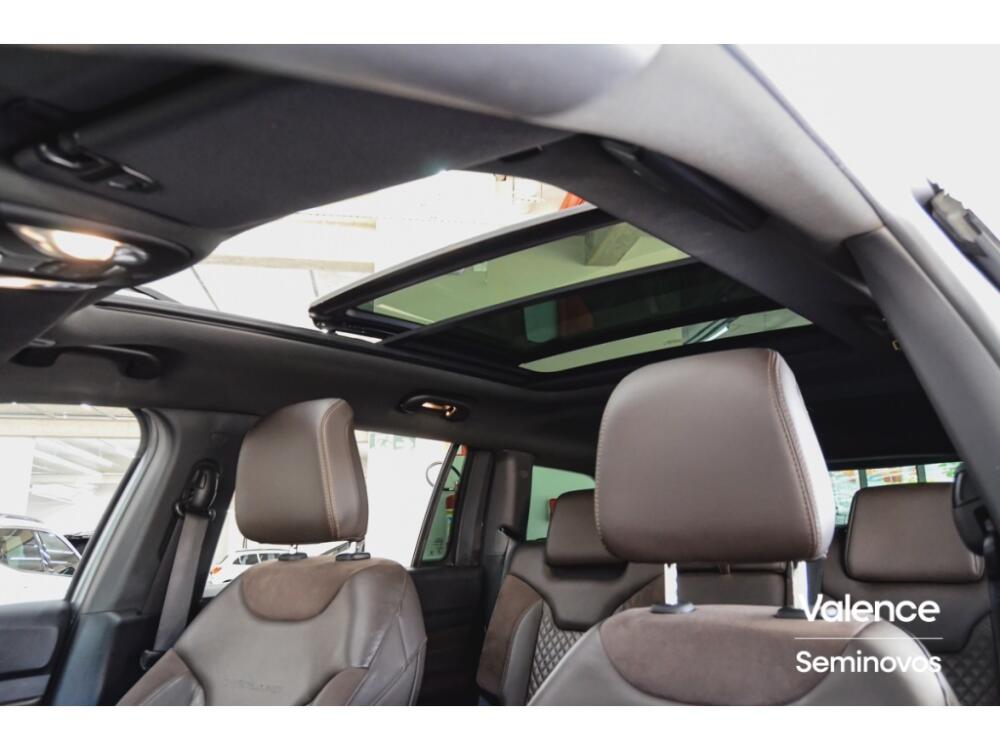 Jeep Commander