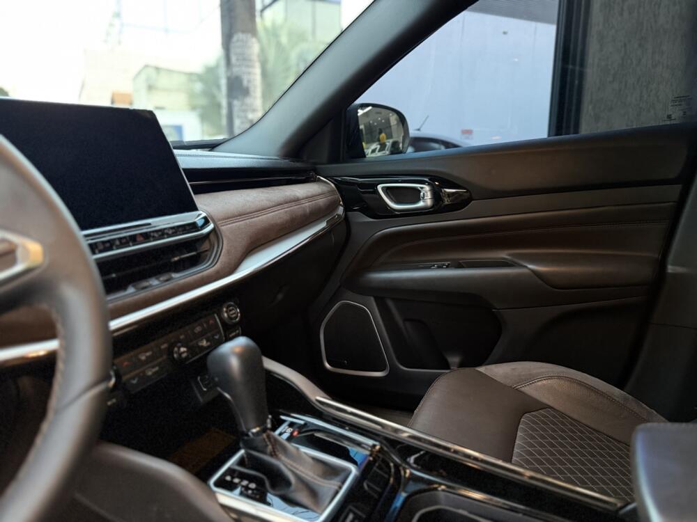 Jeep Commander
