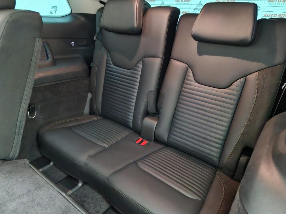 Jeep Commander