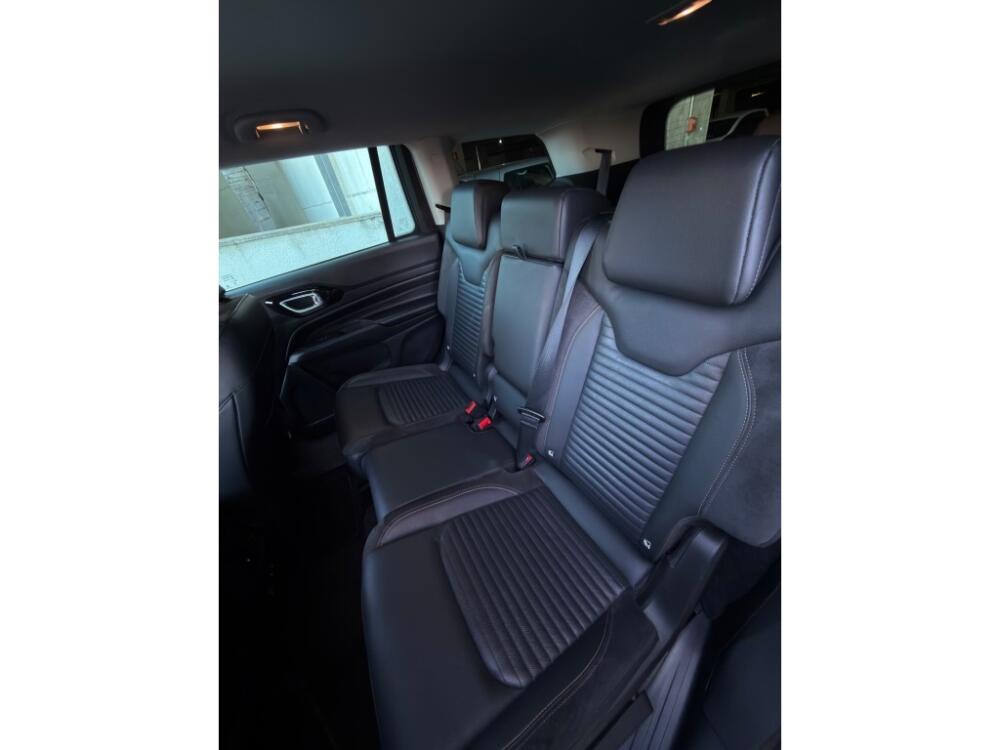 Jeep Commander
