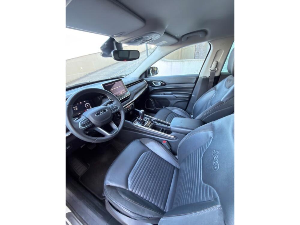 Jeep Commander