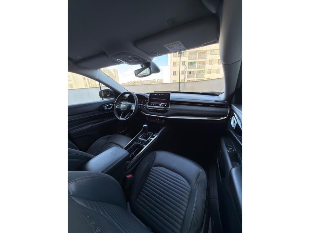 Jeep Commander