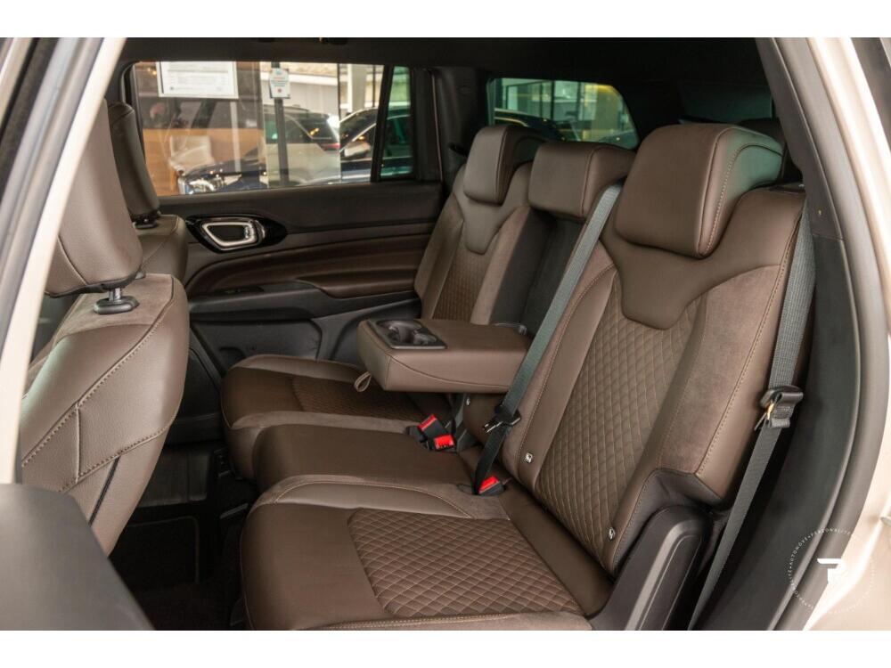 Jeep Commander