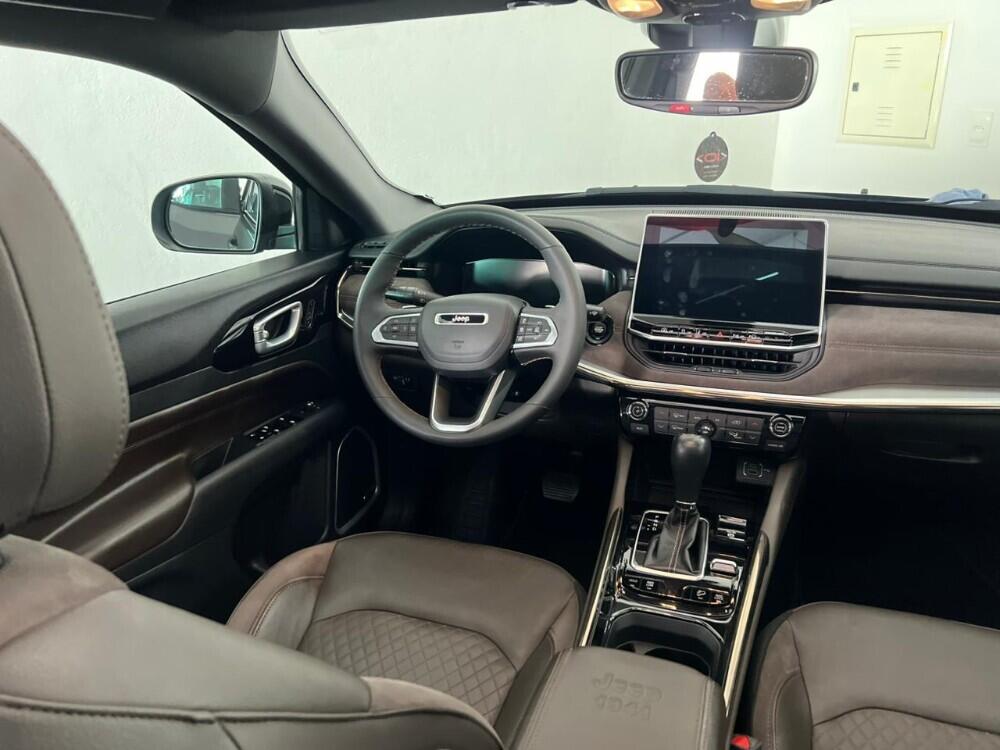 Jeep Commander
