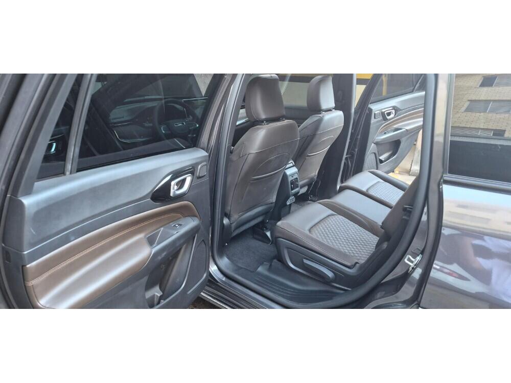 Jeep Commander