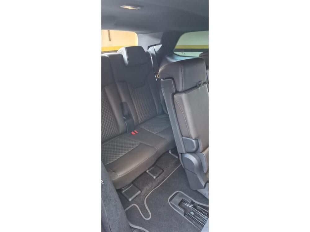 Jeep Commander