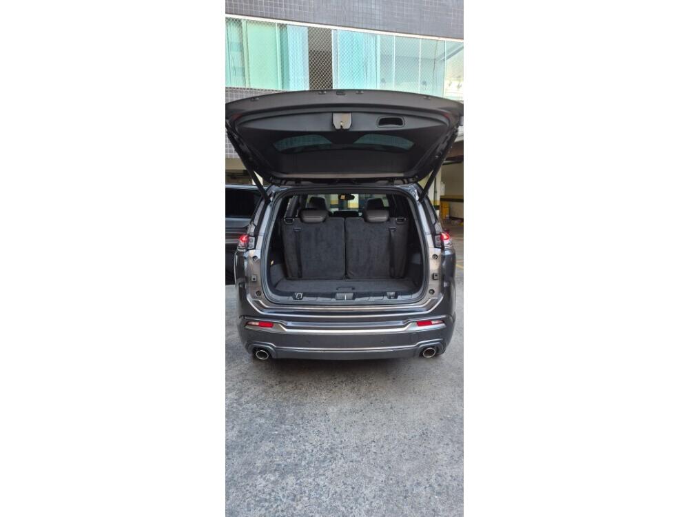 Jeep Commander