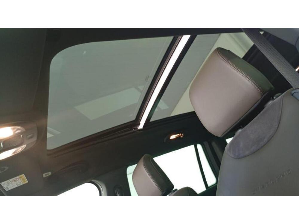 Jeep Commander