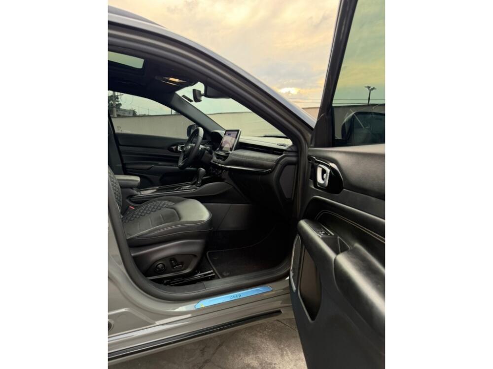 Jeep Commander