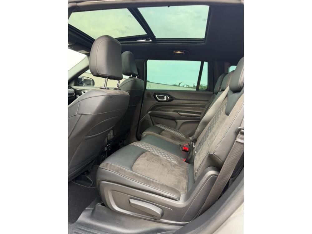 Jeep Commander