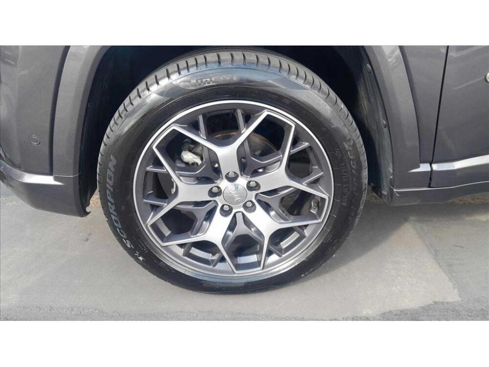 Jeep Commander