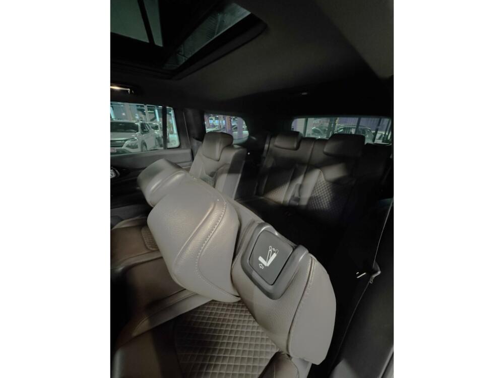 Jeep Commander