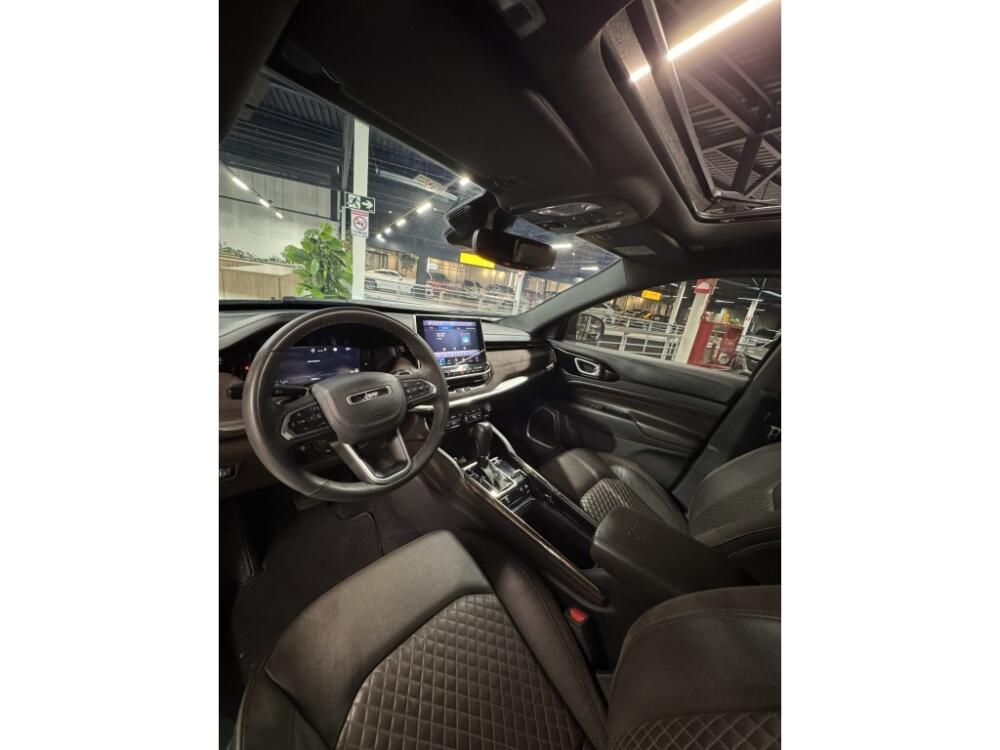 Jeep Commander