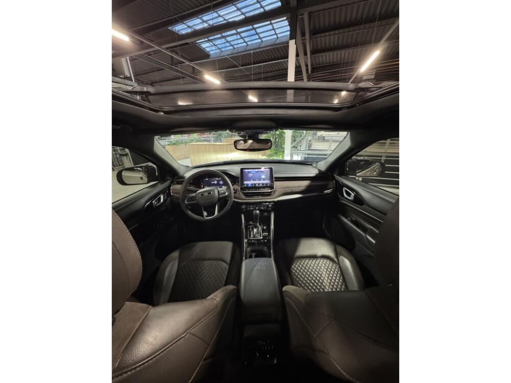 Jeep Commander