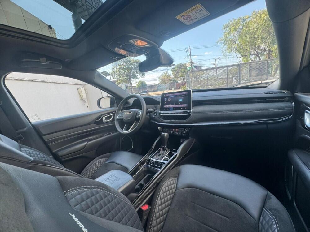 Jeep Commander