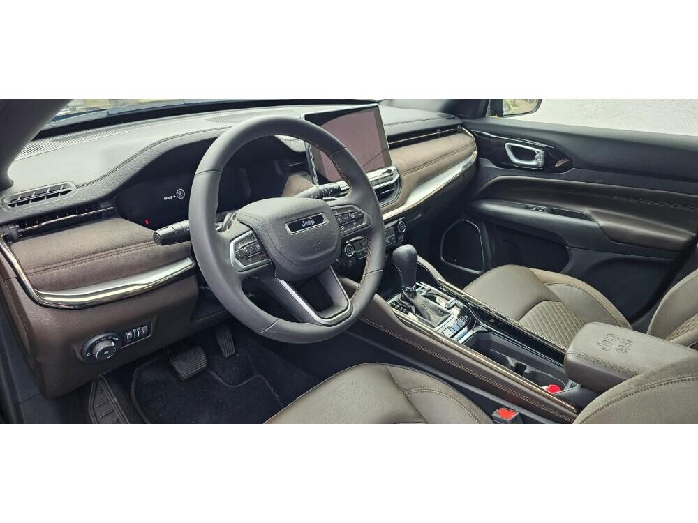 Jeep Commander