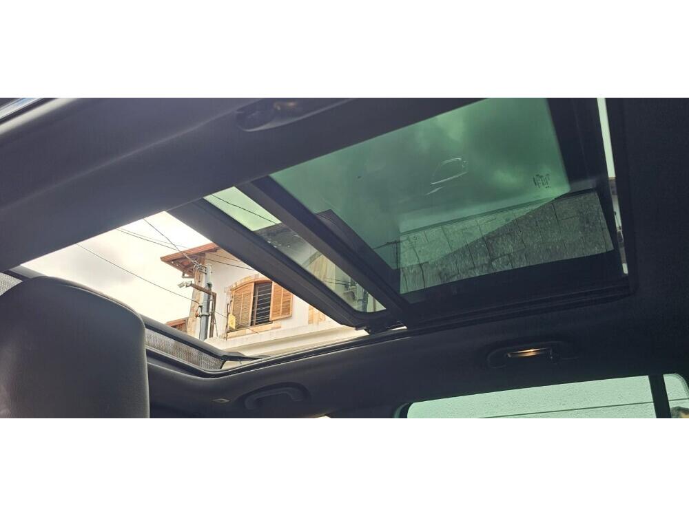 Jeep Commander