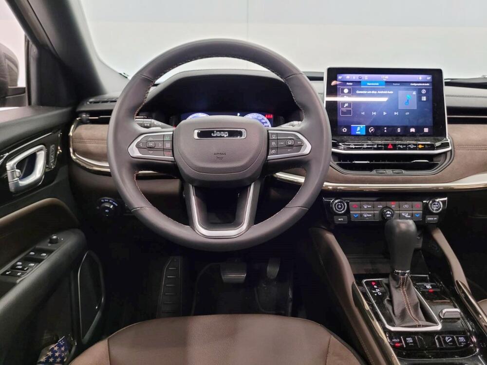 Jeep Commander
