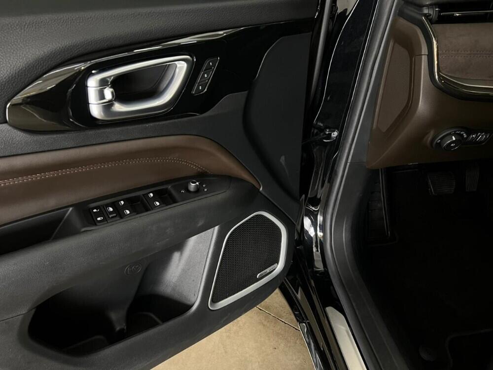 Jeep Commander
