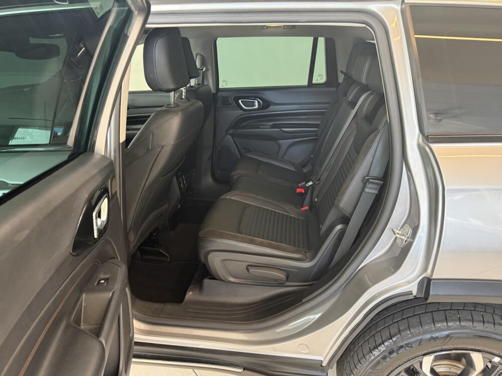 Jeep Commander
