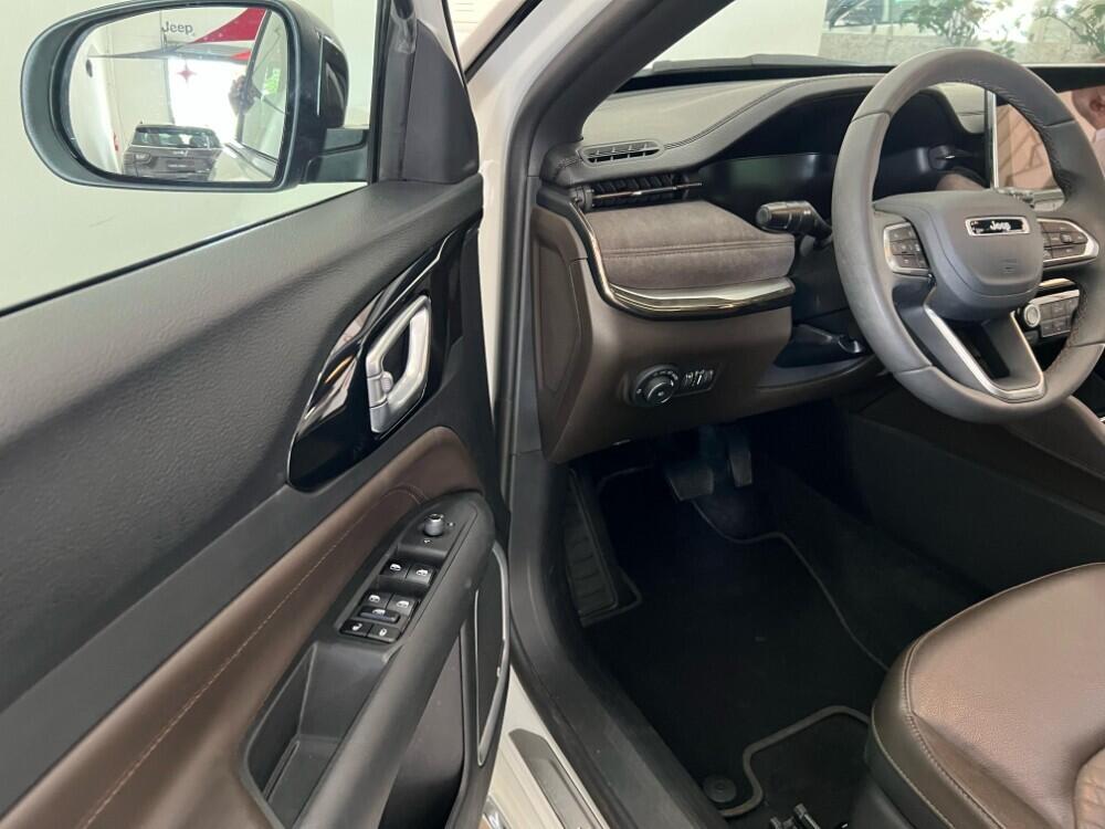 Jeep Commander