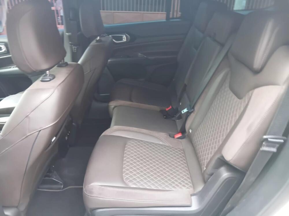 Jeep Commander