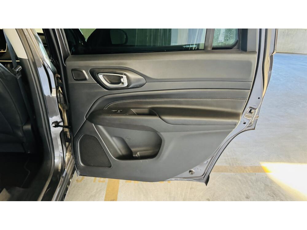 Jeep Commander