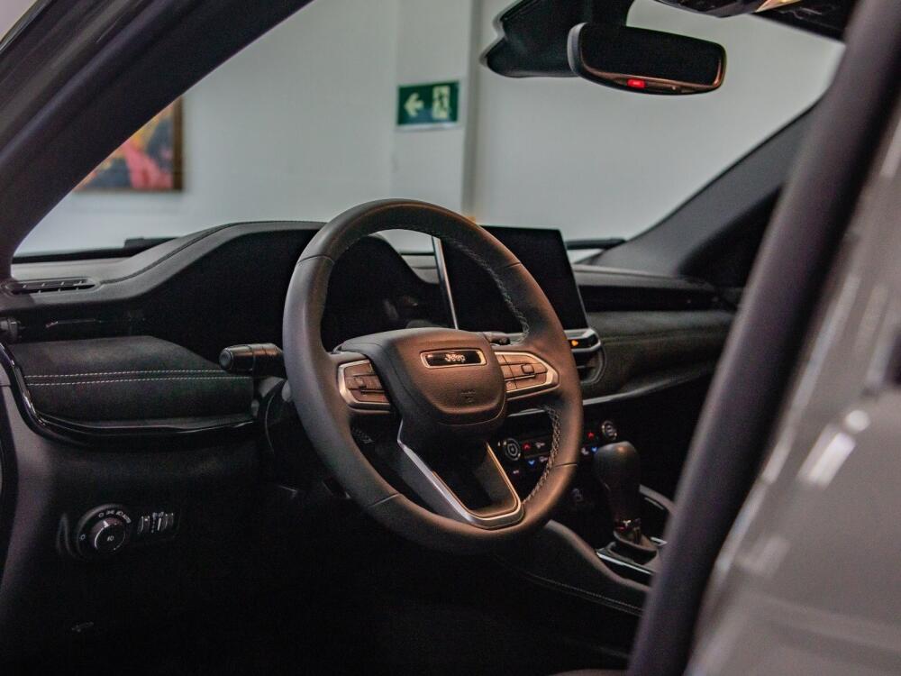 Jeep Commander
