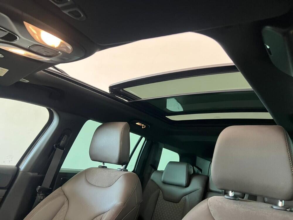 Jeep Commander