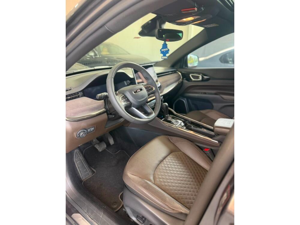Jeep Commander