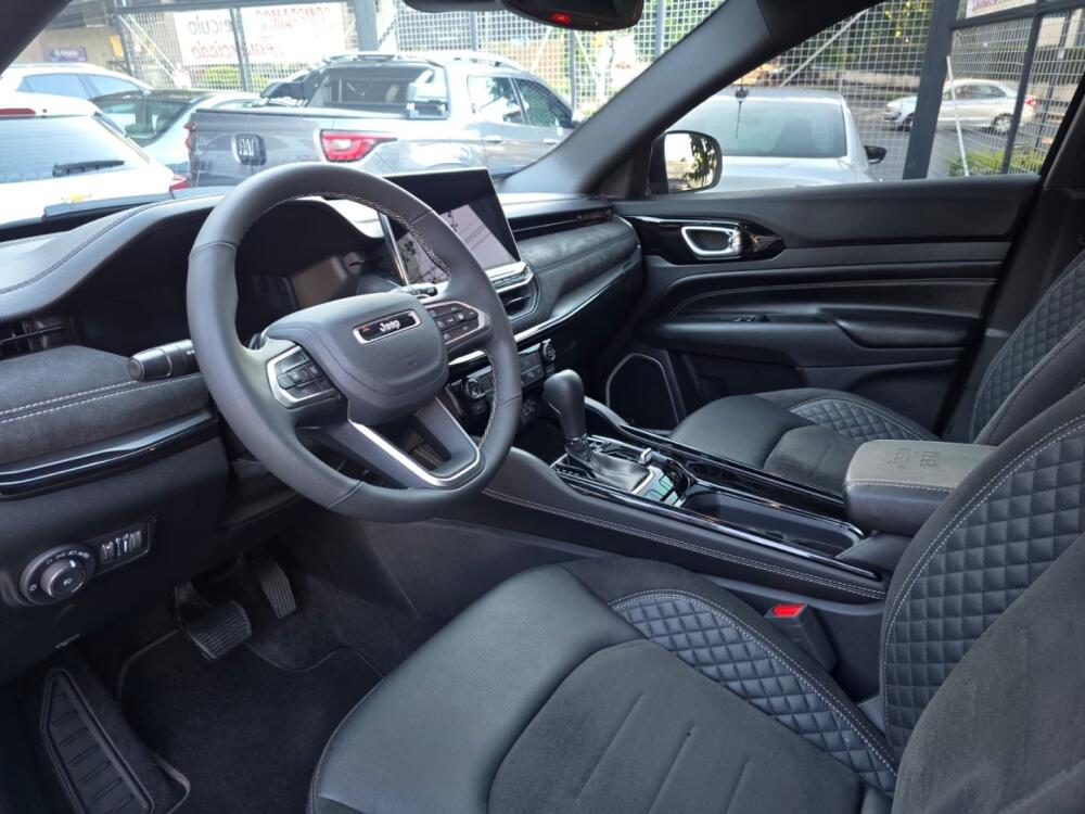 Jeep Commander
