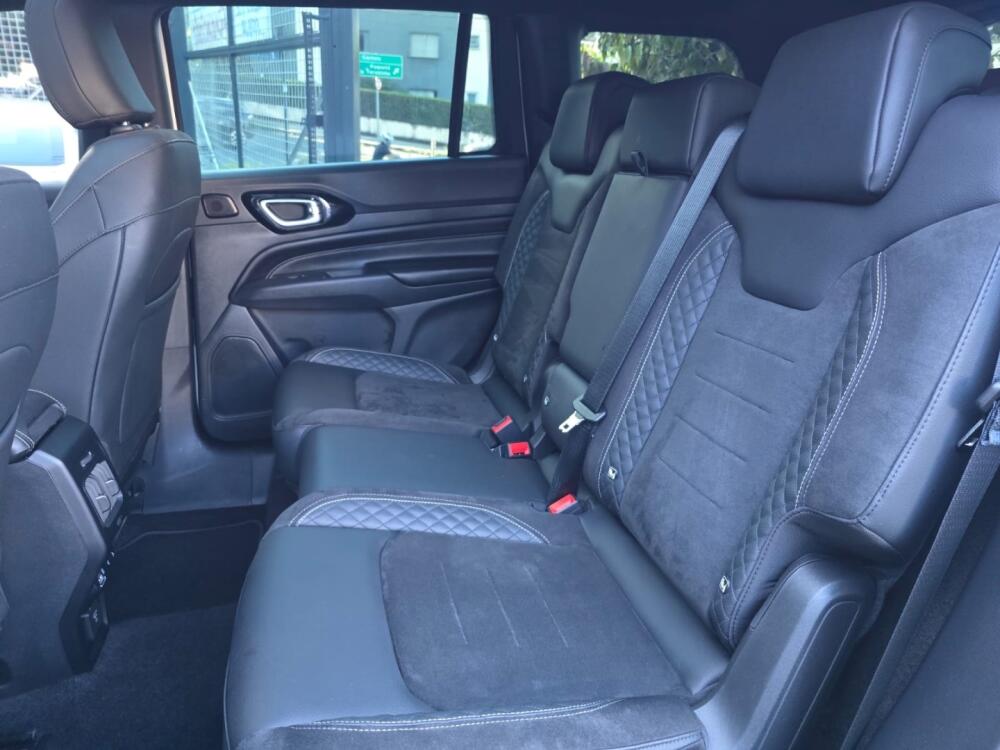 Jeep Commander