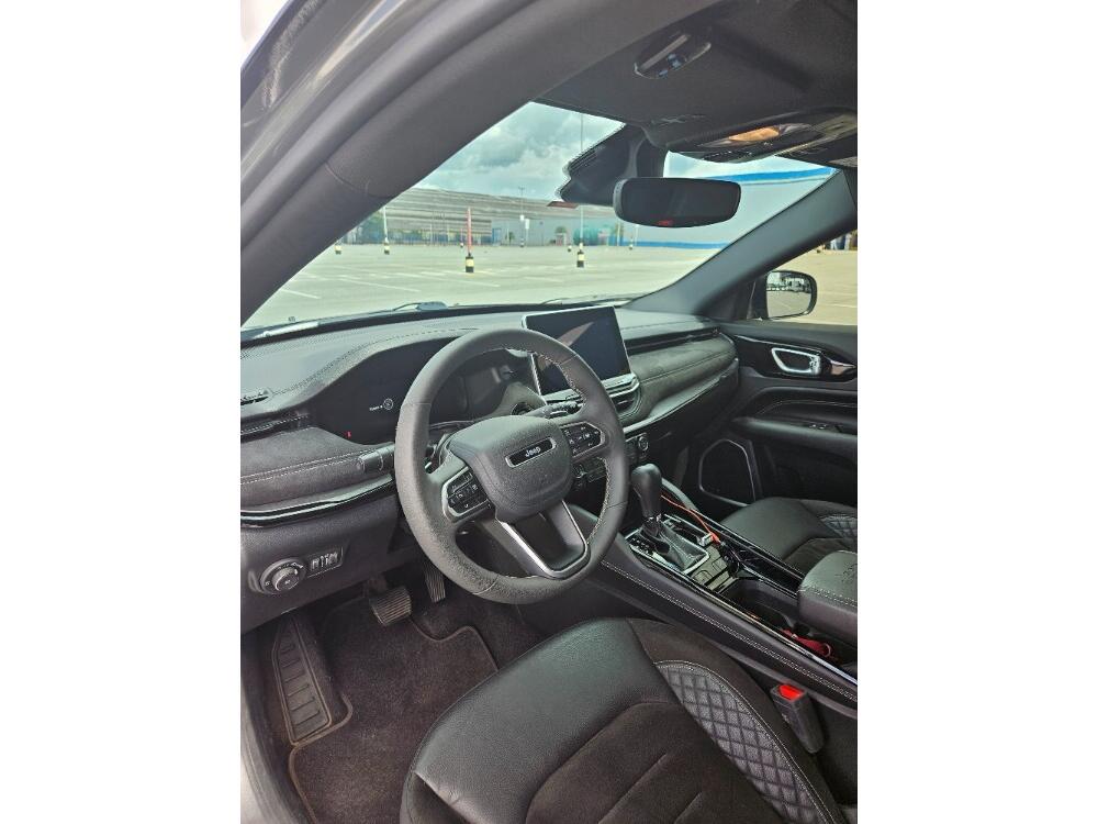 Jeep Commander