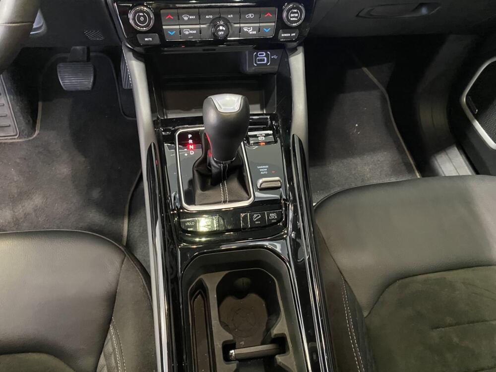 Jeep Commander