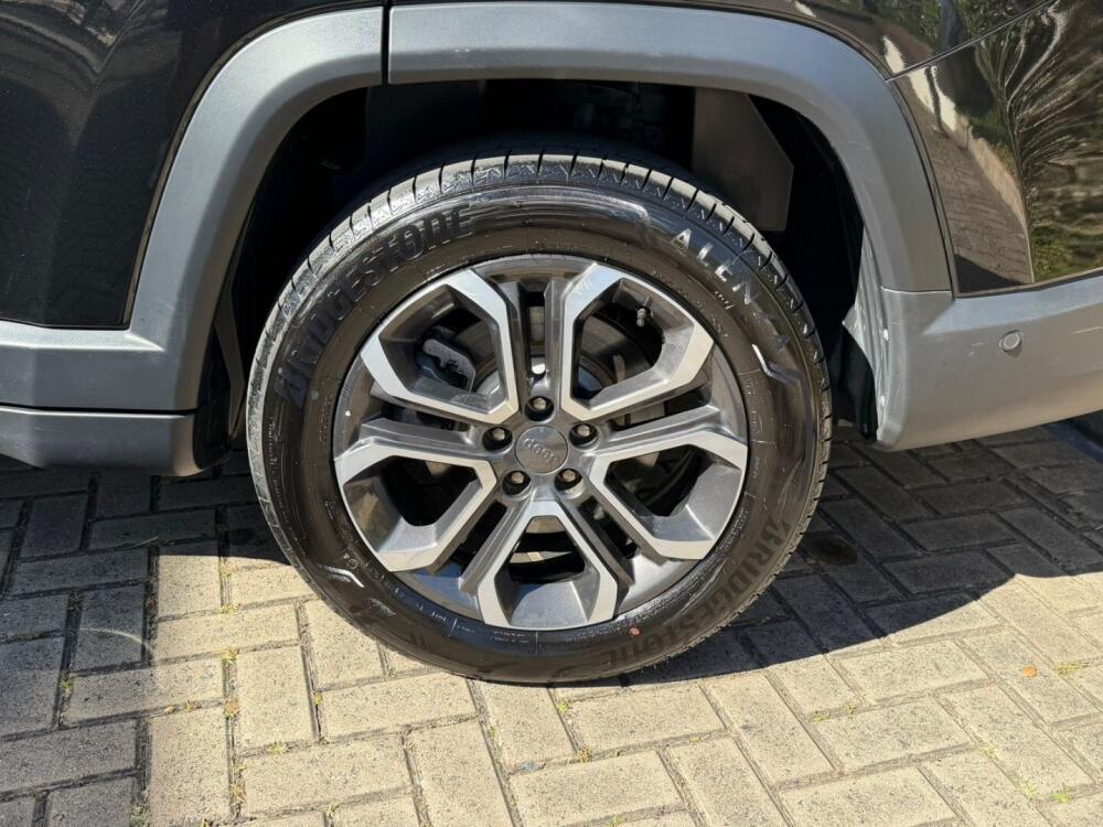 Jeep Commander