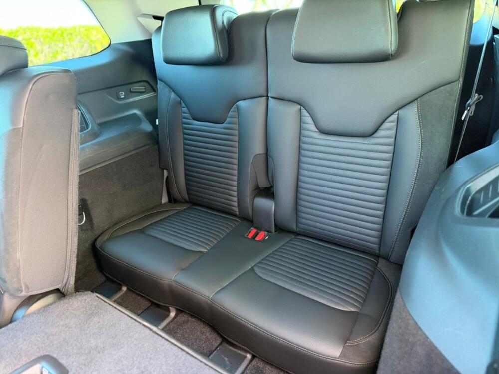 Jeep Commander